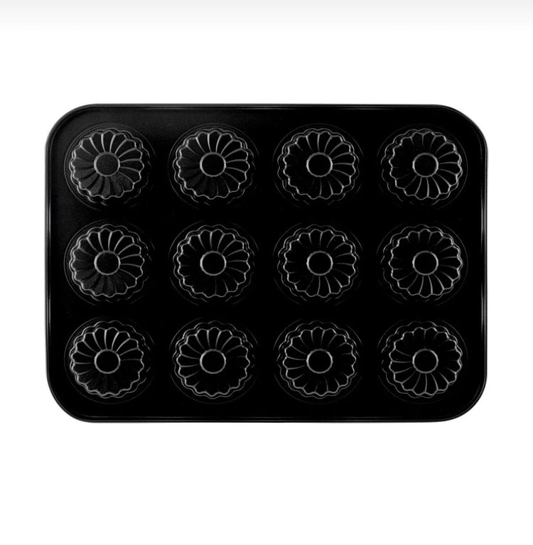 Karaca Papatya 12-Piece Muffin Cake Mold Gray
