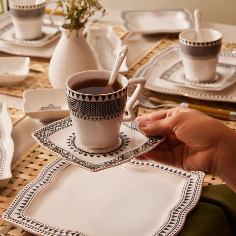 KARACA NEW GLOBE 32-PIECE BREAKFAST SET, BLACK