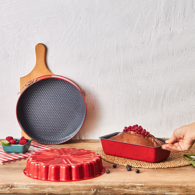 KARACA TEEMO NEW 3-PIECE CAKE MOLD SET, RED