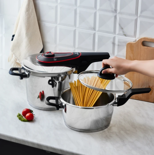 KARACA DISCOVERY INDUCTION BASED PRESSURE COOKER SET RED 4+6 LITERS